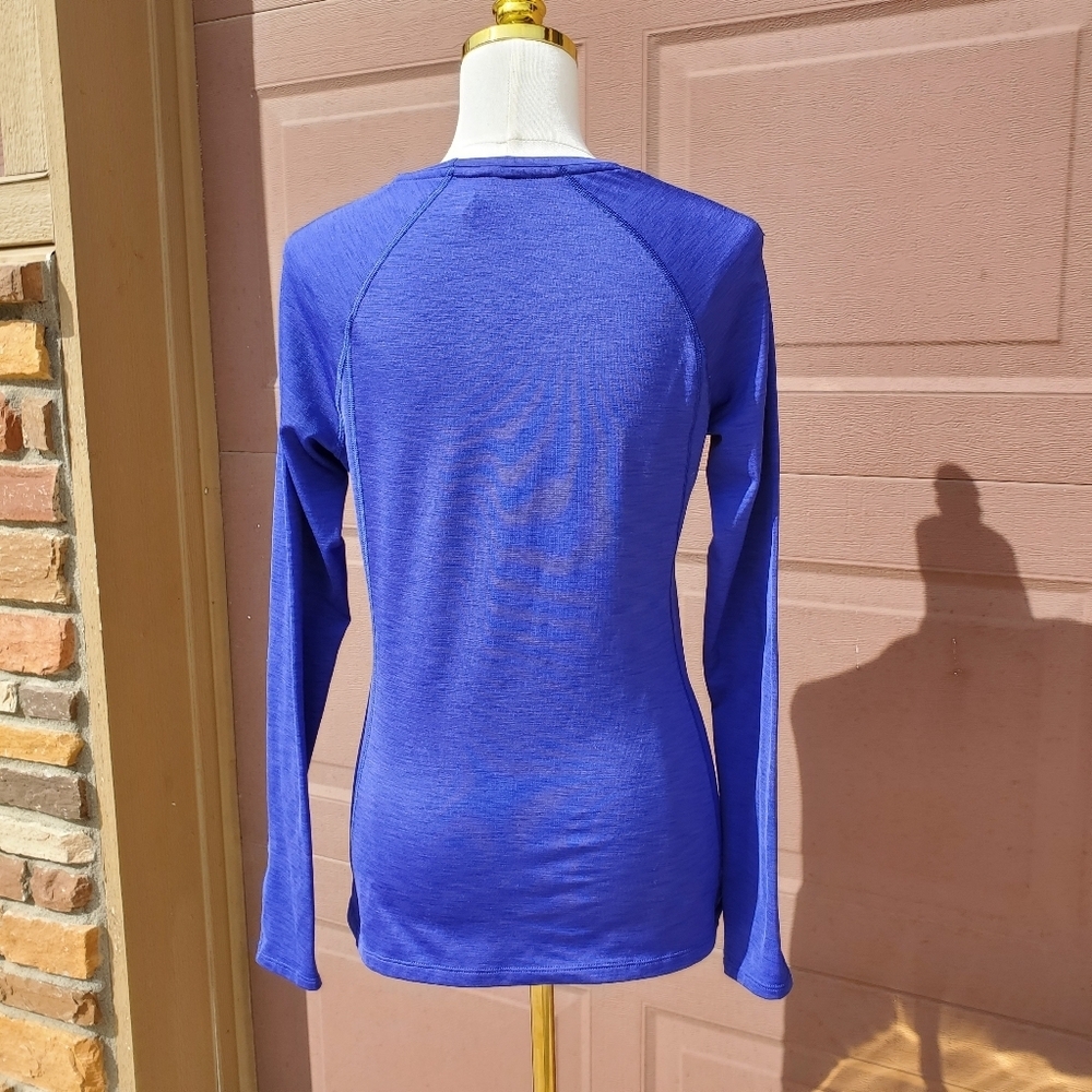 Under Armour Cold Gear Fitted Long Sleeve Athletic Top Women's Size Medium EUC - Picture 16 of 16
